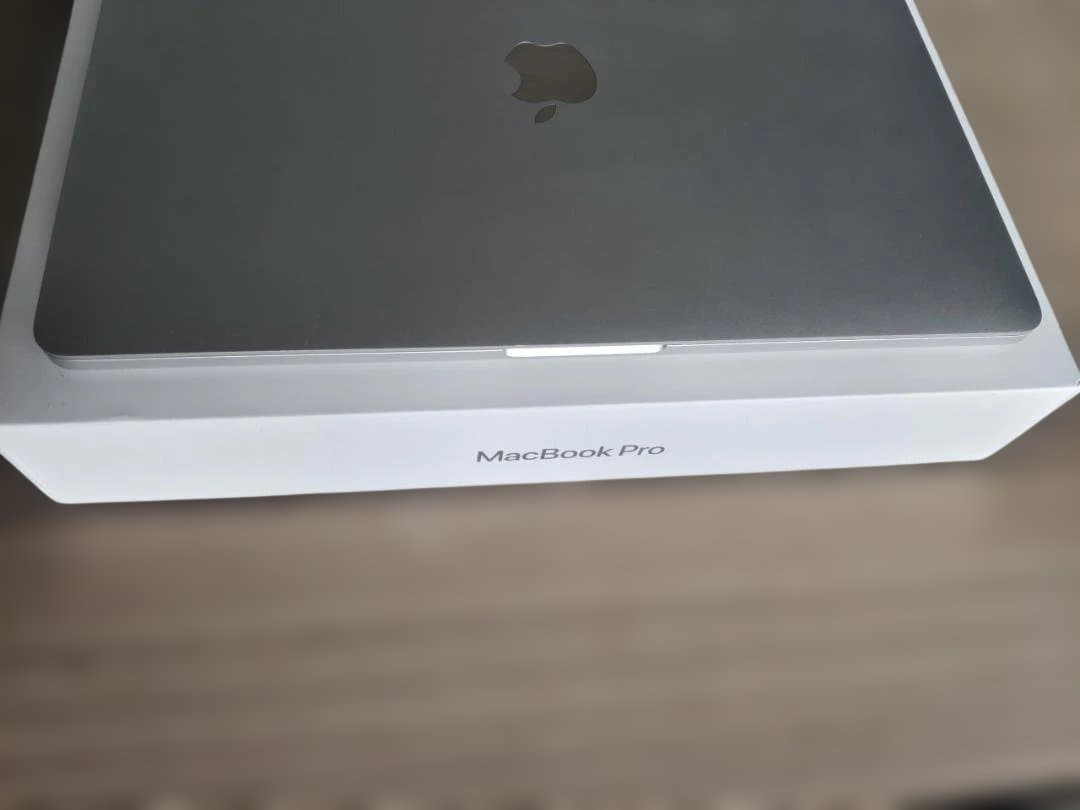 MacBook Pro/2020/13.3インチ/512GB/16GB 美品