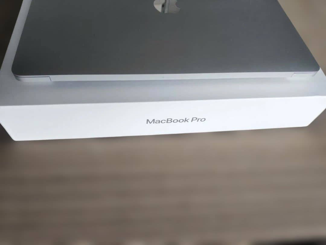 MacBook Pro/2020/13.3インチ/512GB/16GB 美品