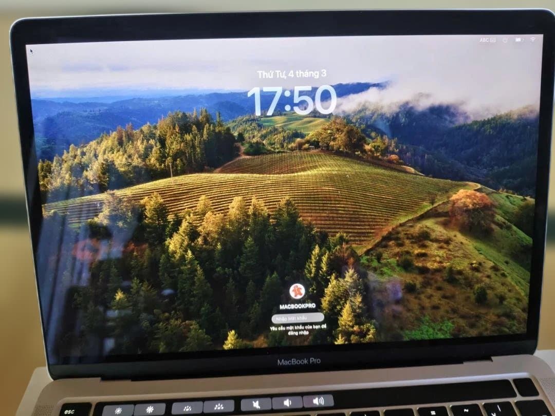 MacBook Pro/2020/13.3インチ/512GB/16GB 美品