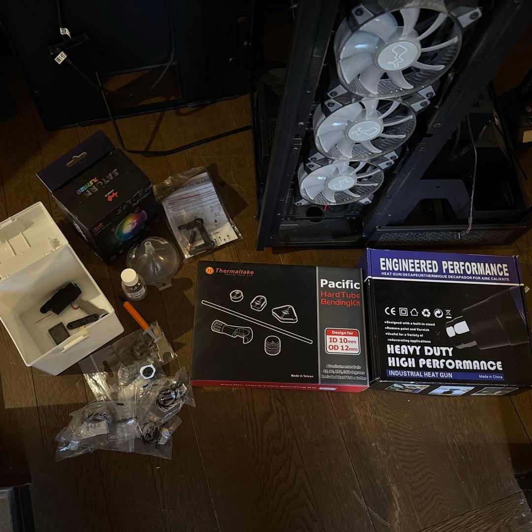thermaltake PCケース　水冷キットセット　その他おまけ