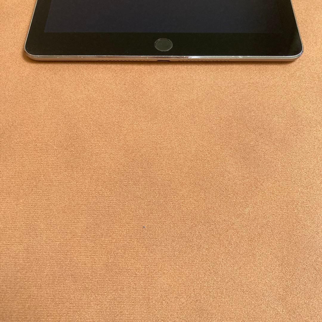 52【早い者勝ち】iPad Air2 第2世代 16GB au☆
