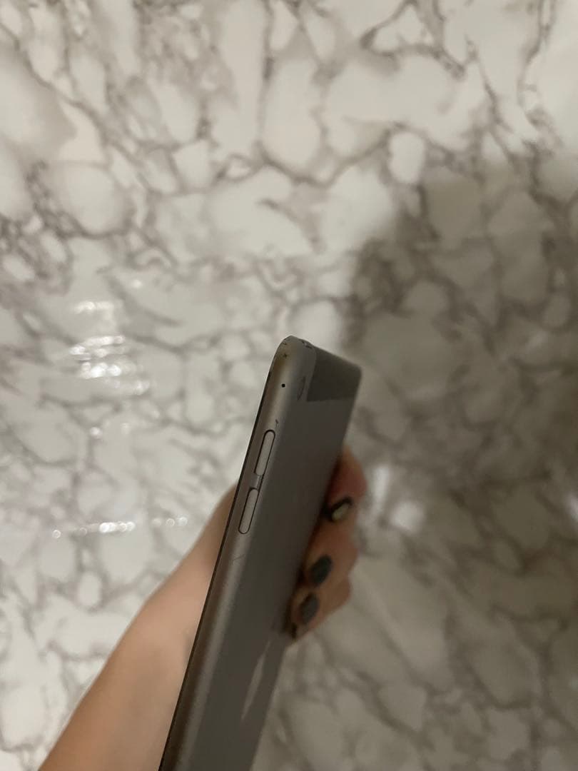 「美品」iPadAir2 16GB WiFiモデル