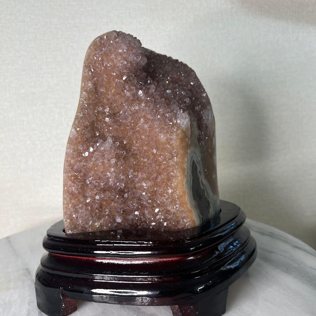 【天然石】⑥ブラジル産　ピンク　アメジストドーム　ジオード 置物 木製台座付き