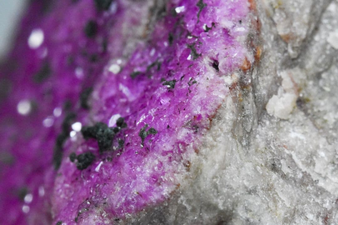 コンゴ産 コバルトカルサイト原石