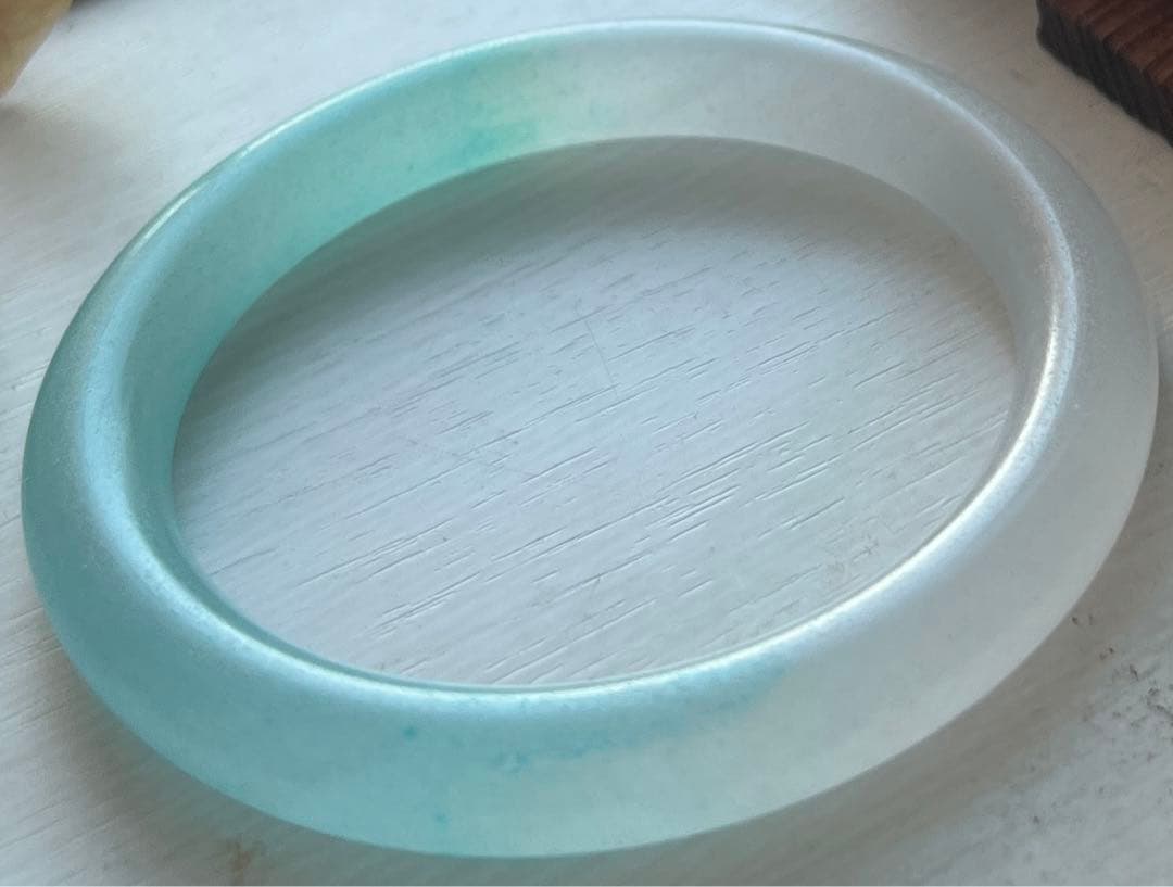 翡翠バングル　パワストーンバングル　飄花　半山水翡翠　藍水翡翠　ヒスイ　天然