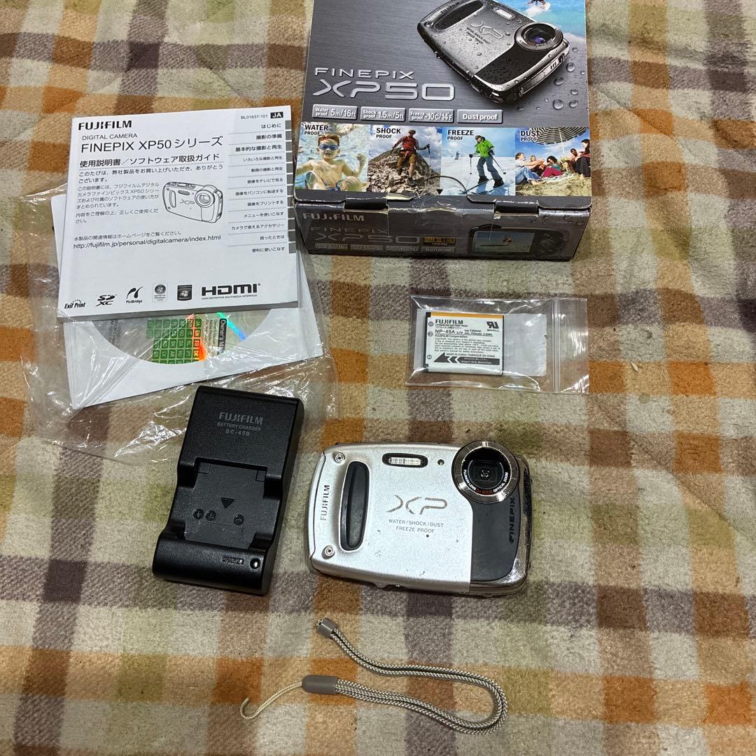 バッテリー2個　動作OK FUJIFILM 富士フィルム FINEPIXXP50
