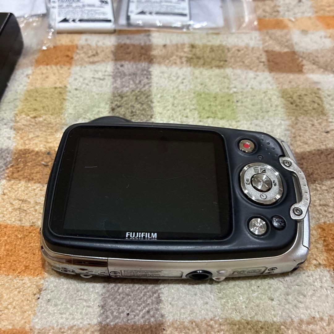 バッテリー2個　動作OK FUJIFILM 富士フィルム FINEPIXXP50