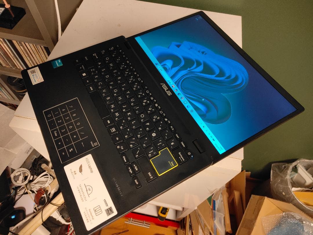 ★美品 ASUS E410KA ／4GB／eMMC128G Office2024