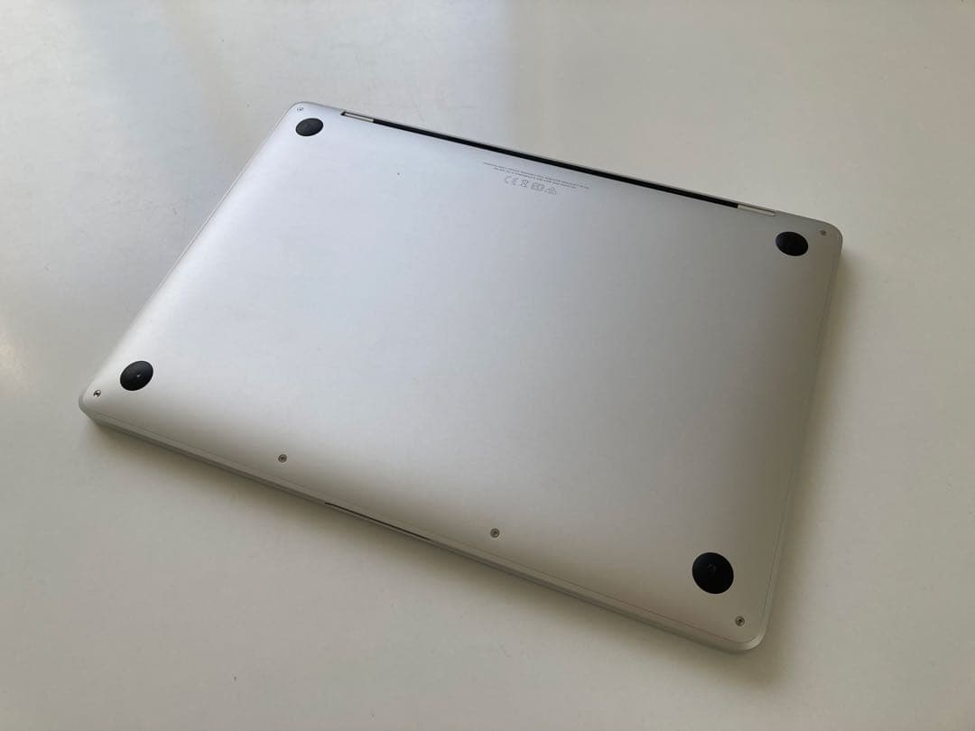 MacBook Pro 13インチ M2 / 8GB / SSD 512GB