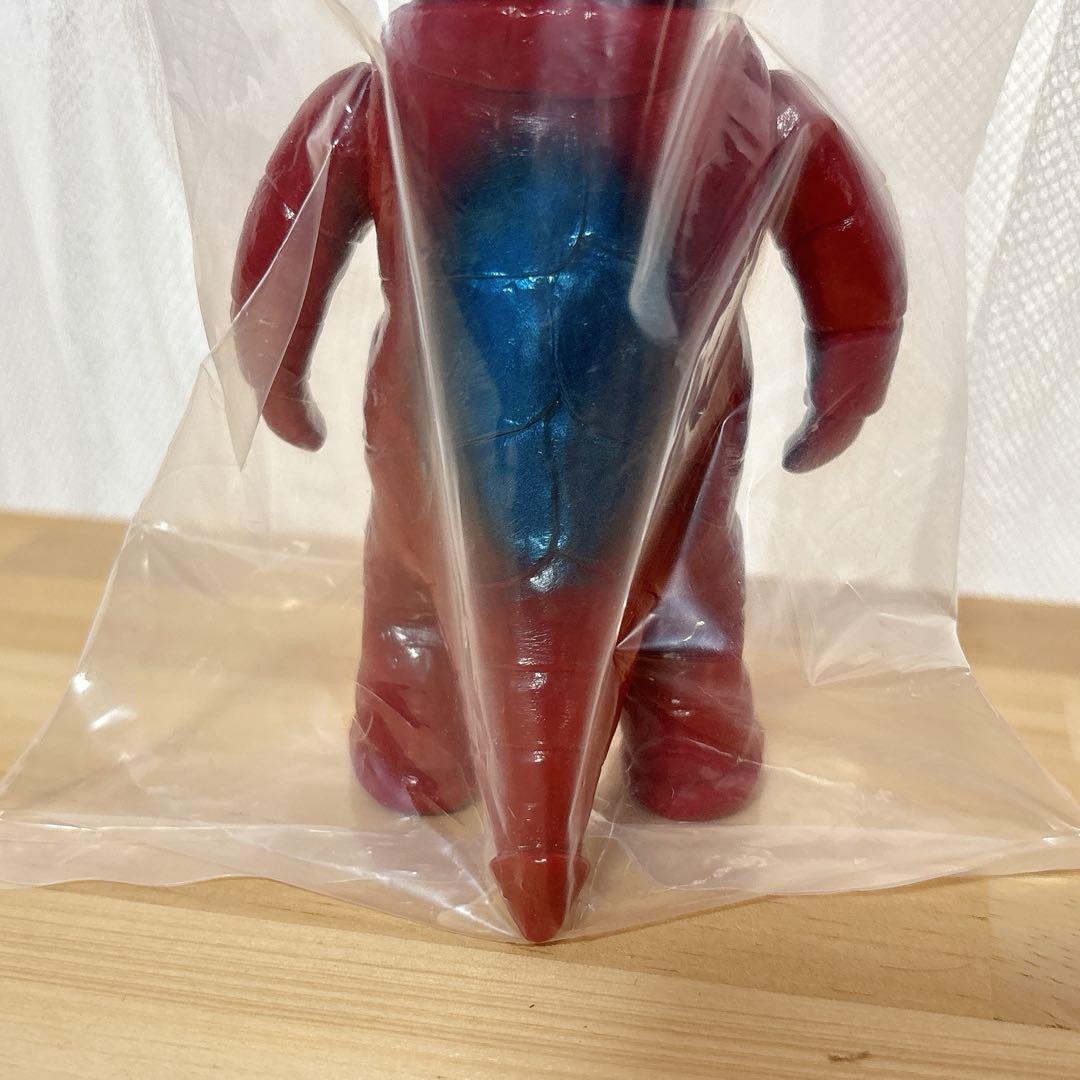 サンガッツ本舗　カネゴン （レッドマン版）ソフビ　未開封新品