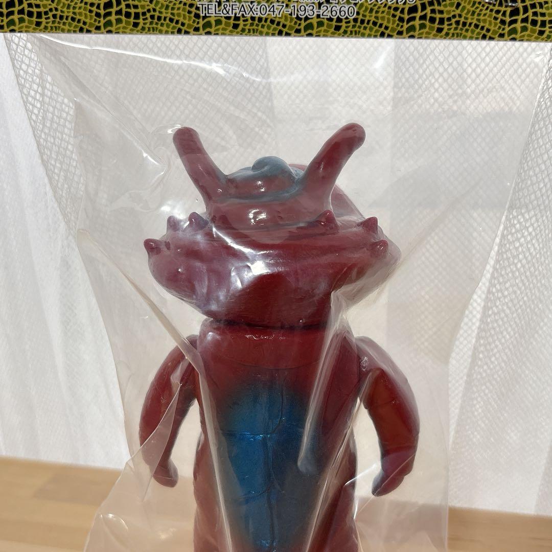 サンガッツ本舗　カネゴン （レッドマン版）ソフビ　未開封新品