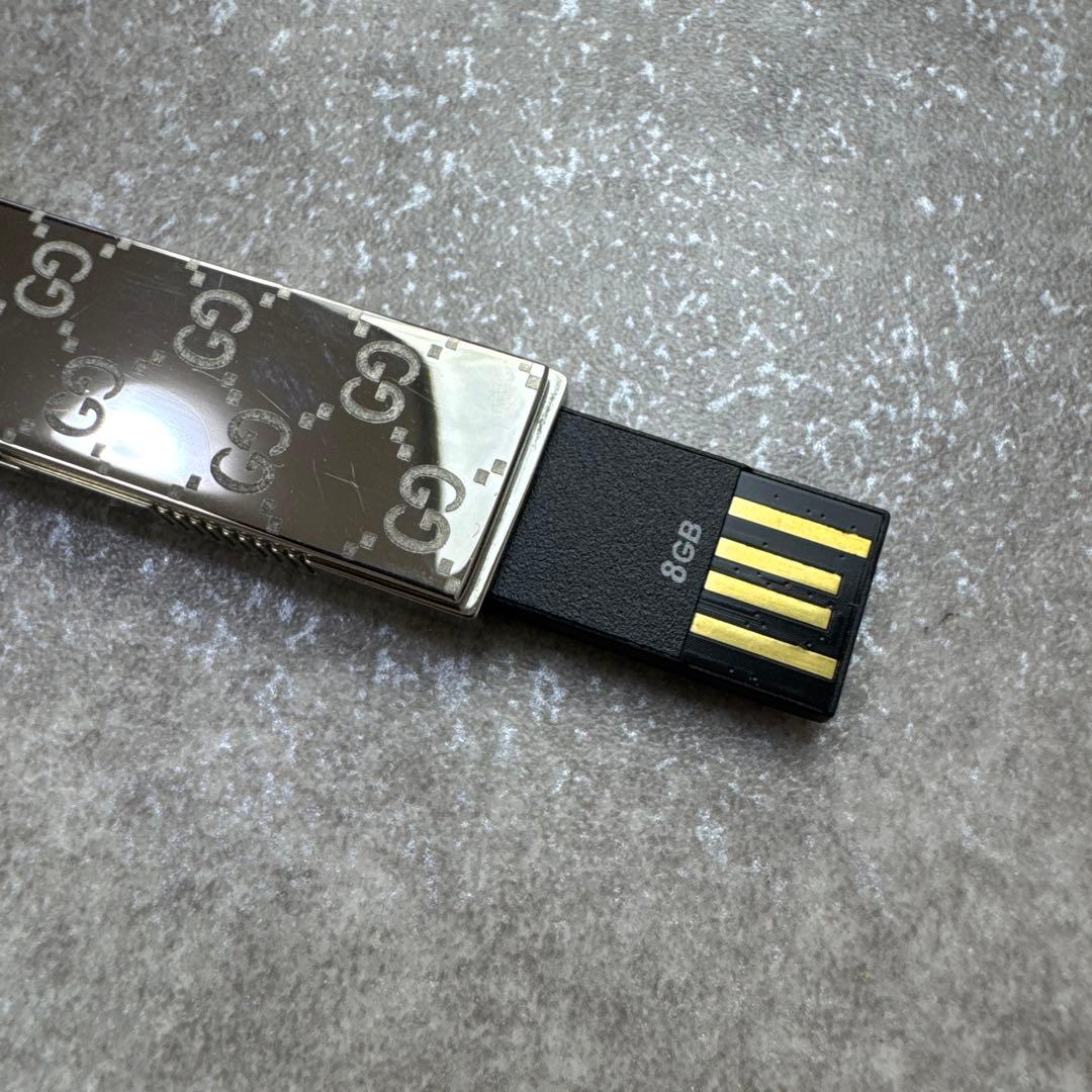 GUCCI グッチ GG柄 8GBUSBメモリー シェリーライン ストラップ