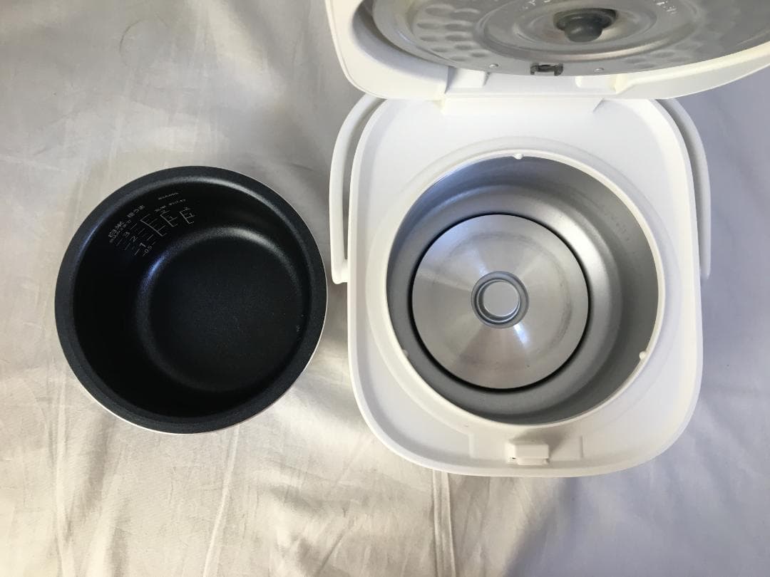 ク*】様 タイガーマイコンジャー炊飯器 マットホワイト 2025年製 3号炊き