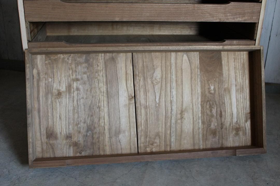 商談中　古い木製の引き出し4段　食器棚　キャビネット　古家具　古民家