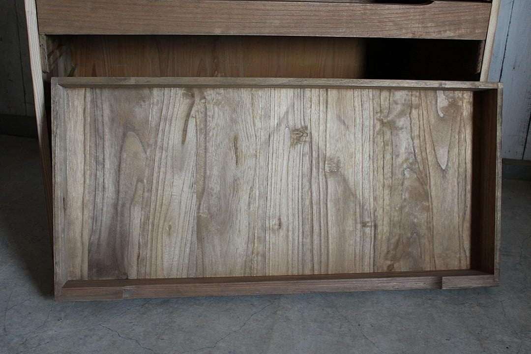 商談中　古い木製の引き出し4段　食器棚　キャビネット　古家具　古民家