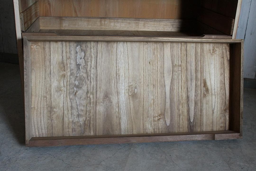 商談中　古い木製の引き出し4段　食器棚　キャビネット　古家具　古民家