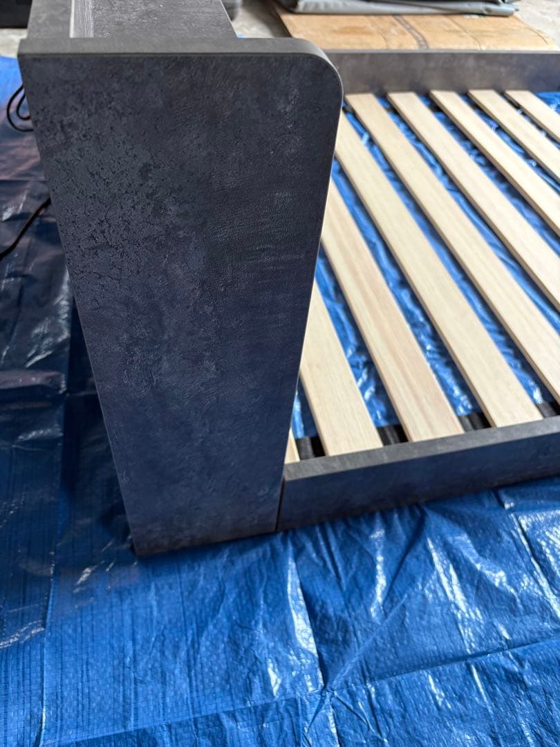 [美品] シングルベッドフレーム コンセント付き ローベッド