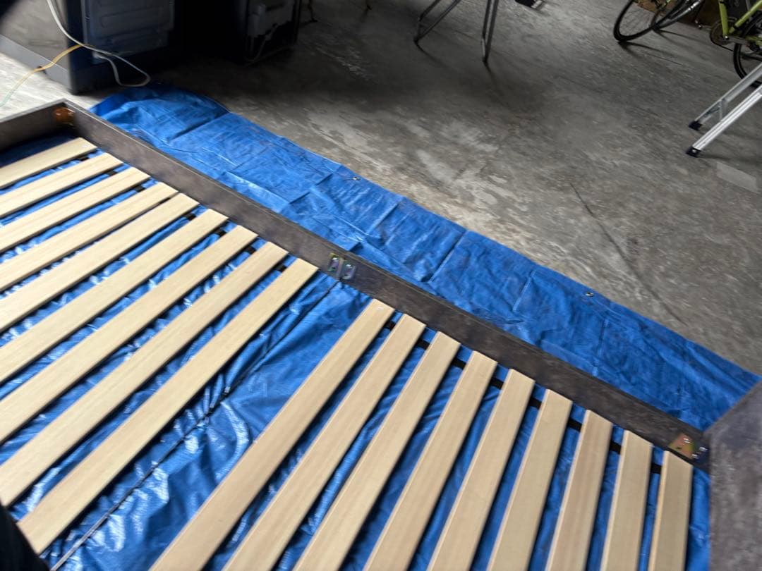 [美品] シングルベッドフレーム コンセント付き ローベッド