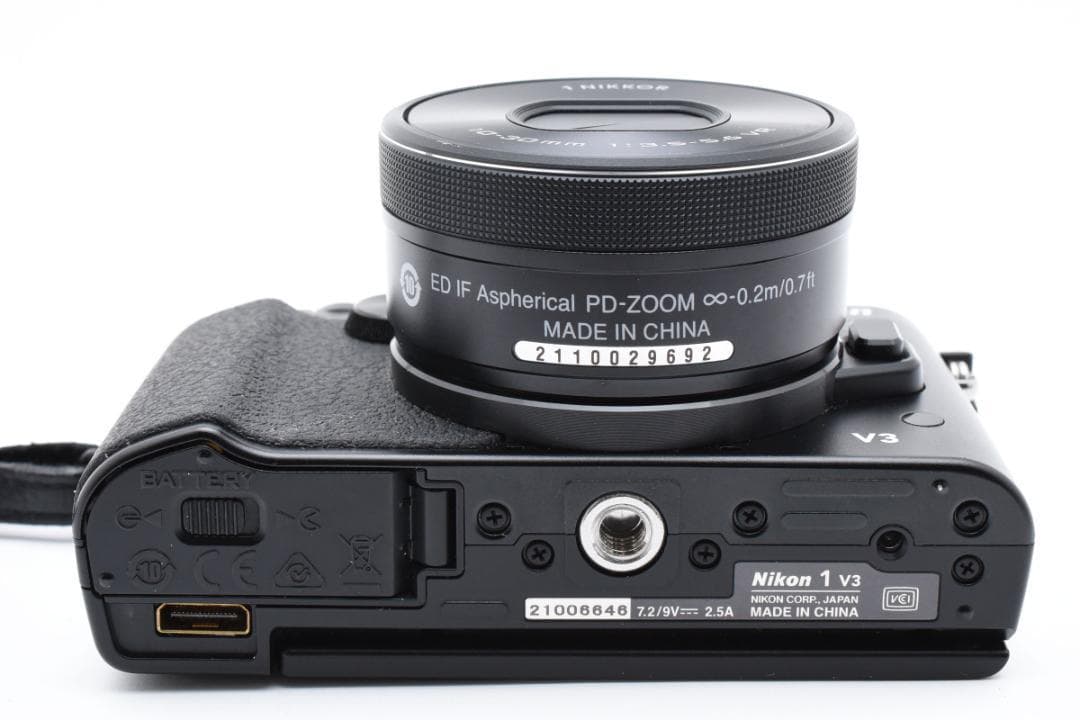 美品 ニコン 1 V3 Nikkor 10-30ｍｍ 3.5-5.6 VR