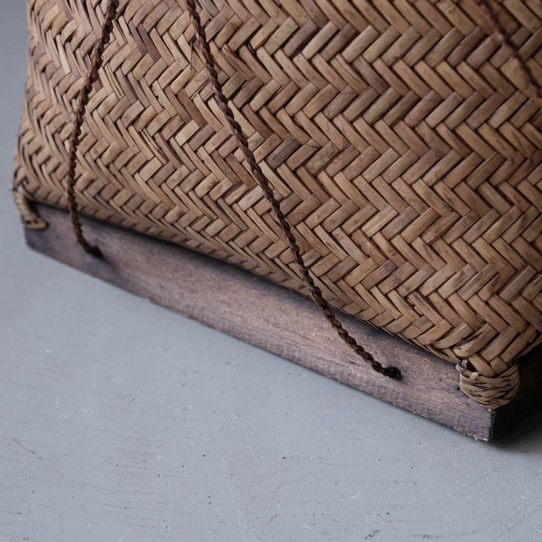 東南アジア 魚籠　ラタン 籐 カゴ 鞄 バスケット レトロ ヴィンテージ