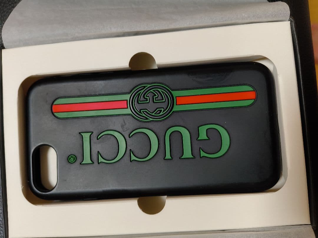GUCCI ロゴ入り ブラックソフトケース
