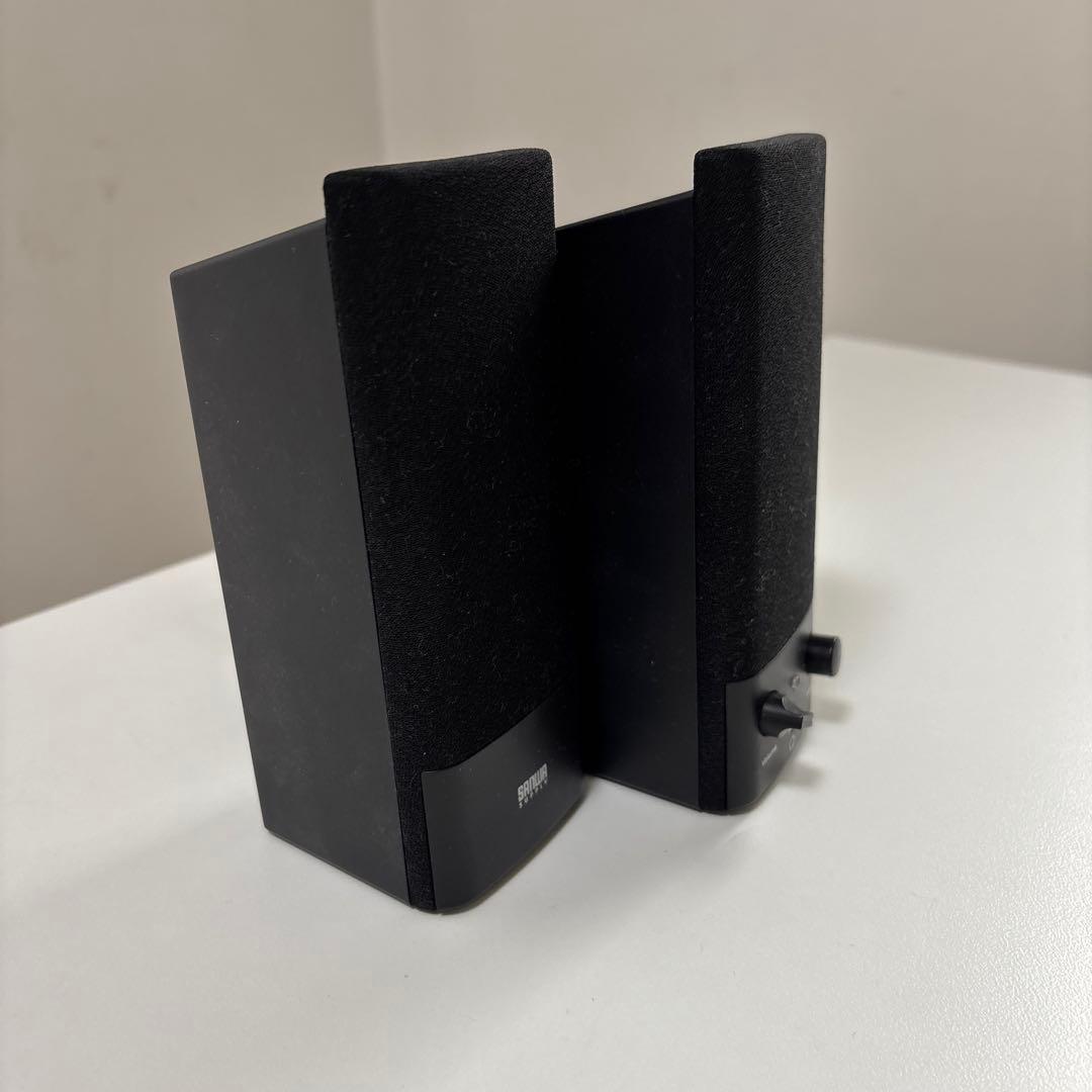 黒いスピーカー ボリューム調整付き
