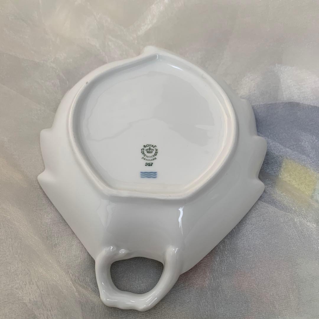未使用　ロイヤルコペンハーゲン　リーフ皿