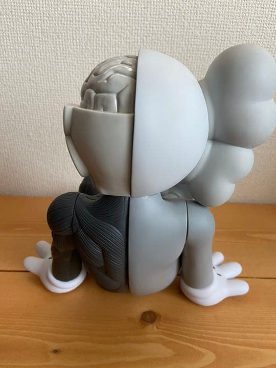 正規品　カウズ OriginalFake フィギュア 人体模型 グレー KAWS