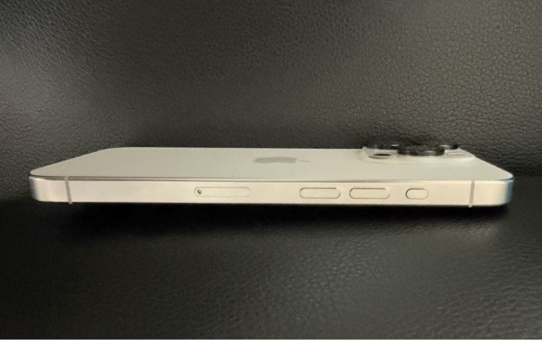 SIMフリー iPhone15Pro 128GB ホワイトチタニウム