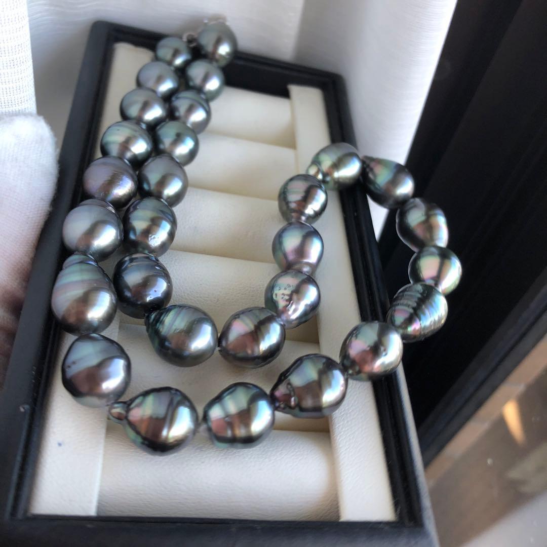 タヒチ産　大粒　黒蝶真珠　タヒチパールネックレス