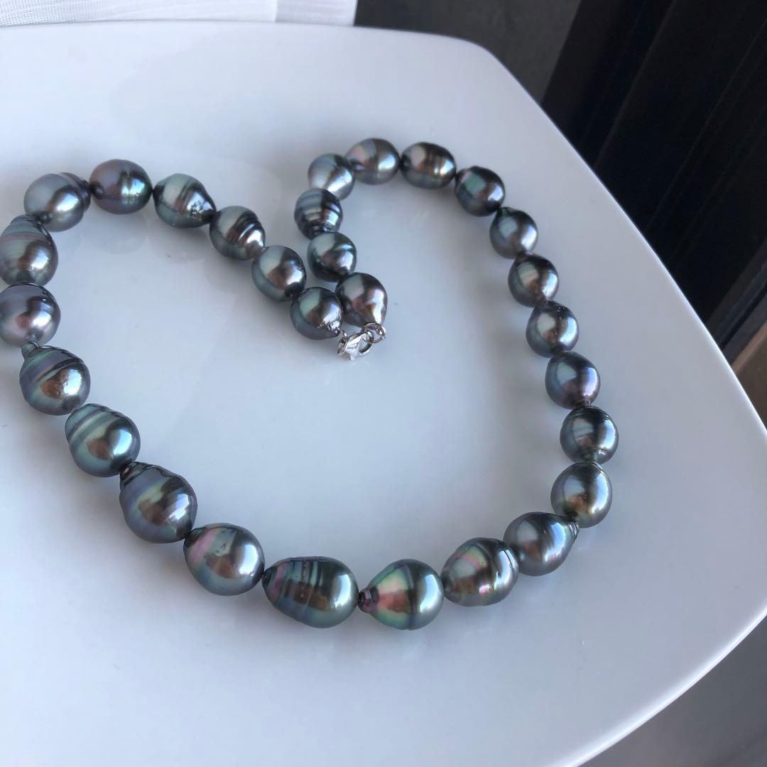 タヒチ産　大粒　黒蝶真珠　タヒチパールネックレス