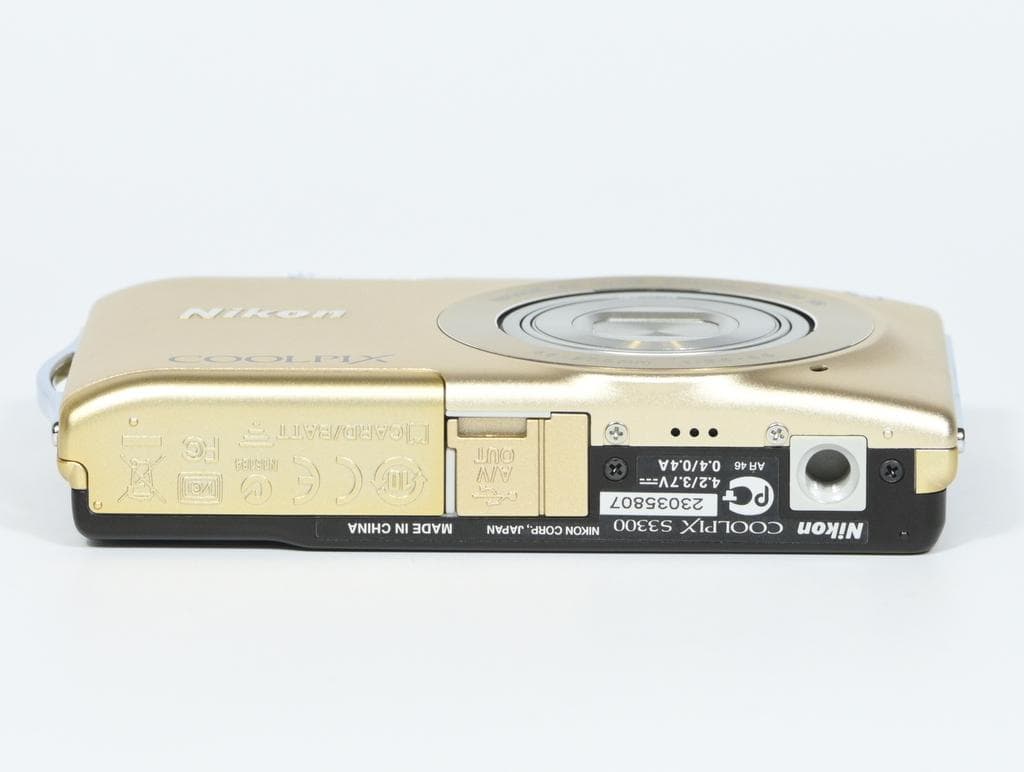 【超美品】 ニコン　Nikon COOLPIX S3300 スイートゴールド