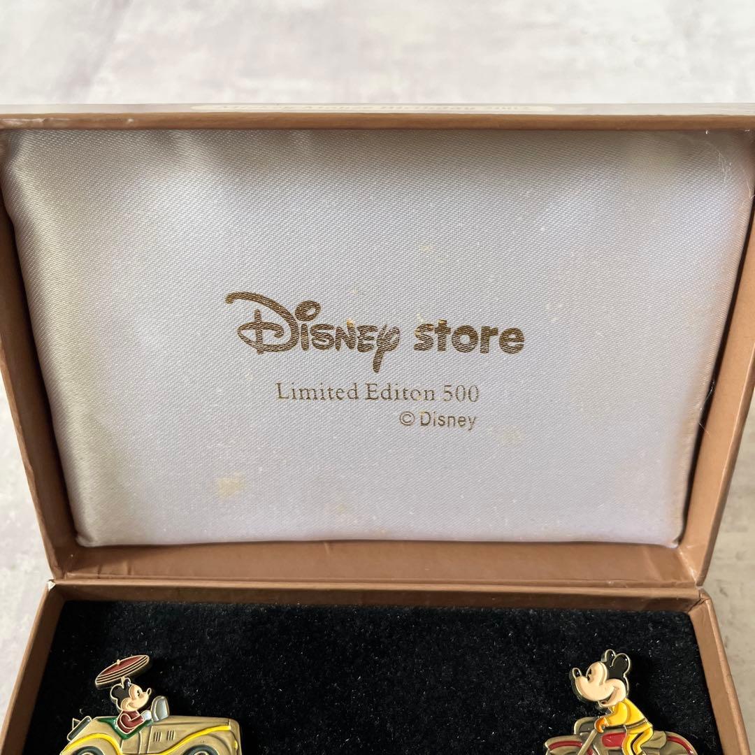 Disney 2002年 ミッキー 誕生日 限定 ピンバッジ ピンズ レトロ