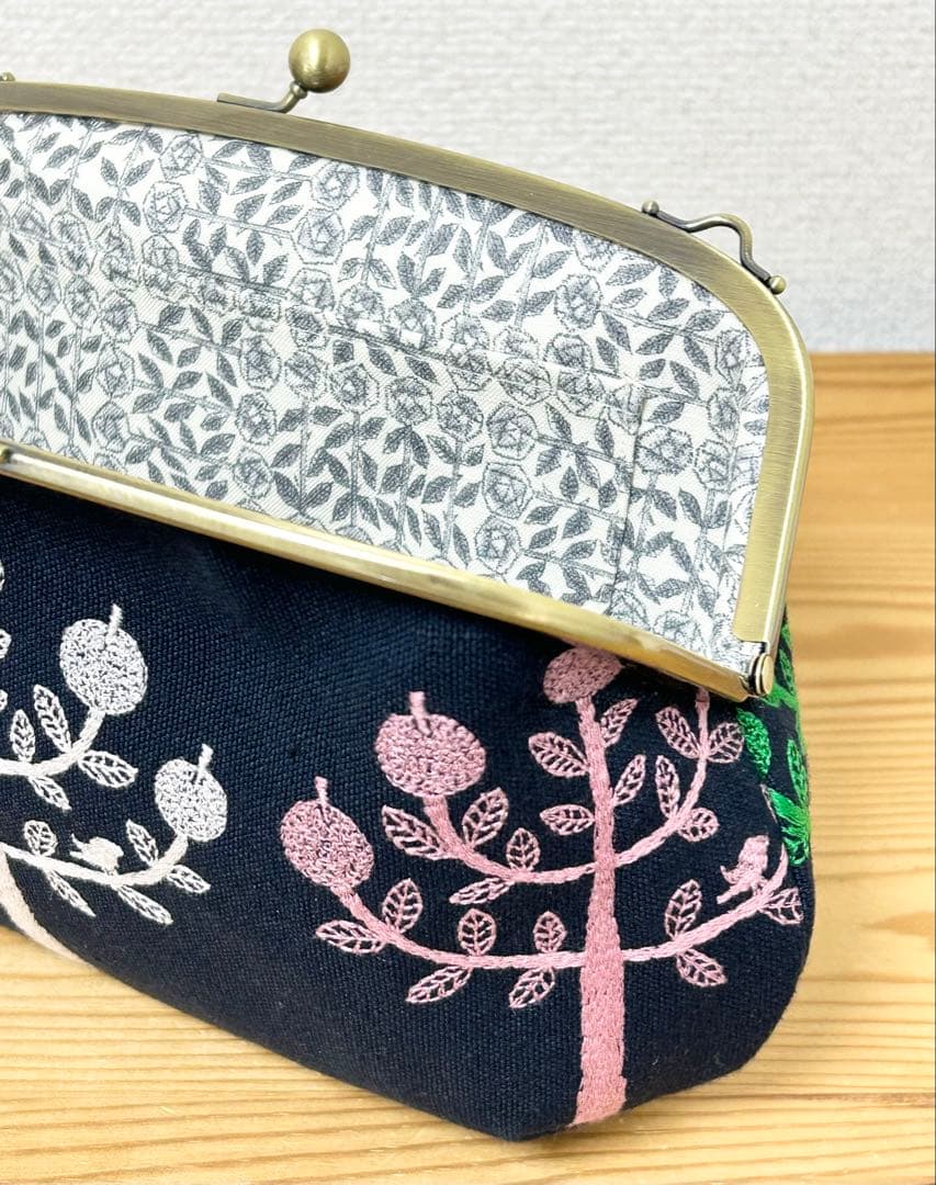 ハンドメイド がま口バッグ ポーチ ringo ネイビー ミナペルホネン 生地