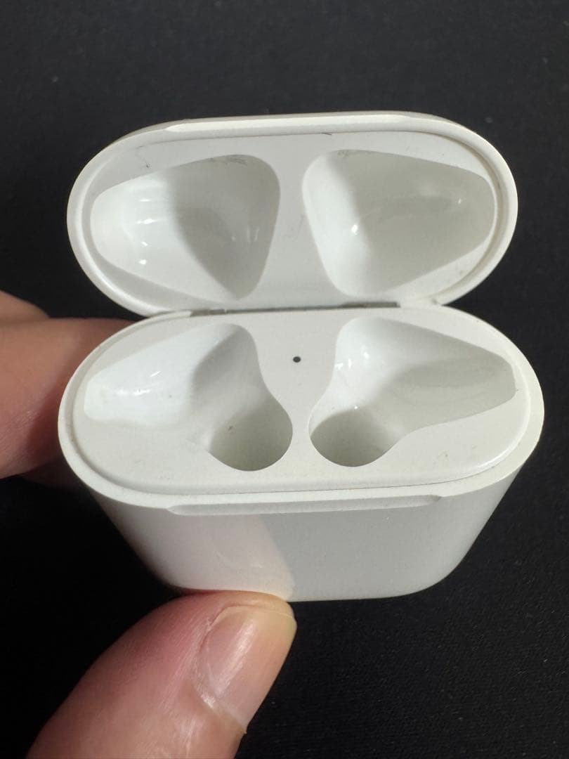 Apple AirPods（第2世代）Charging Case付き