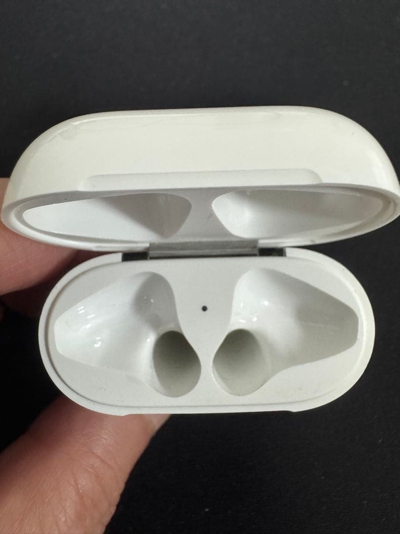 Apple AirPods（第2世代）Charging Case付き