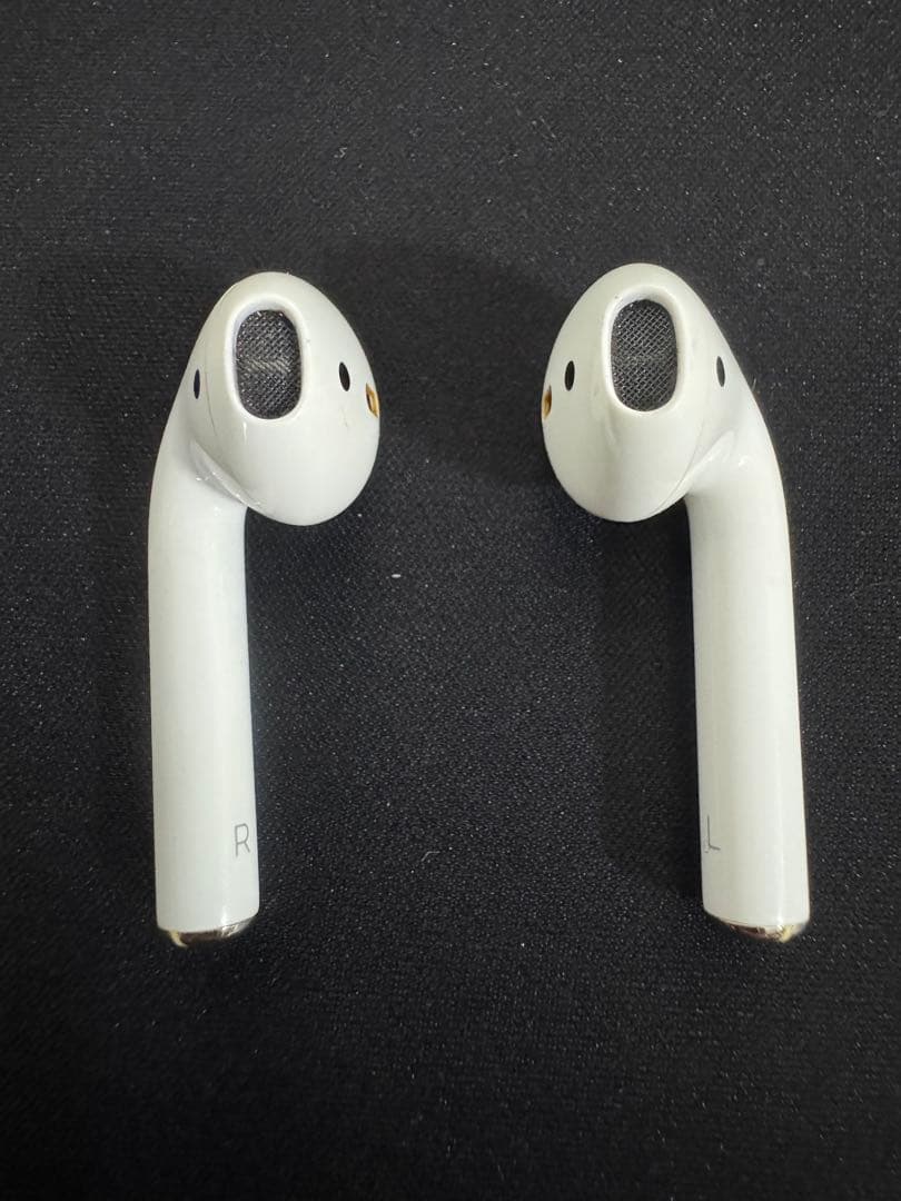 Apple AirPods（第2世代）Charging Case付き