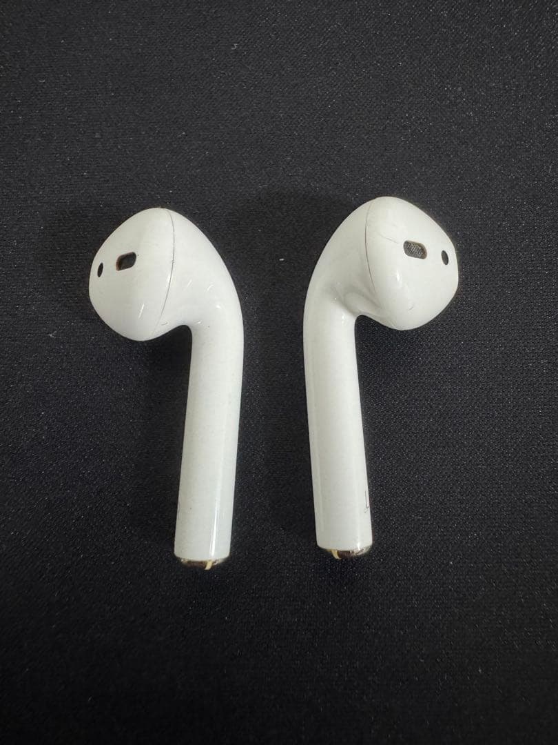 Apple AirPods（第2世代）Charging Case付き