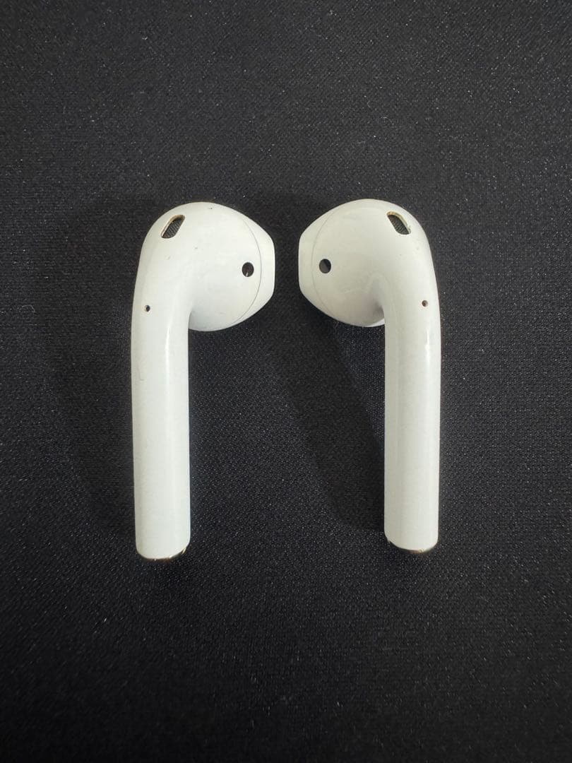Apple AirPods（第2世代）Charging Case付き