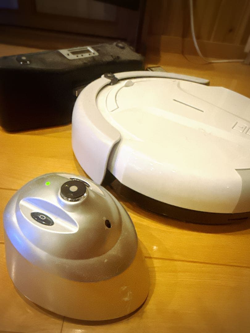 ニトリ　ロボット掃除機 本体 充電器付き