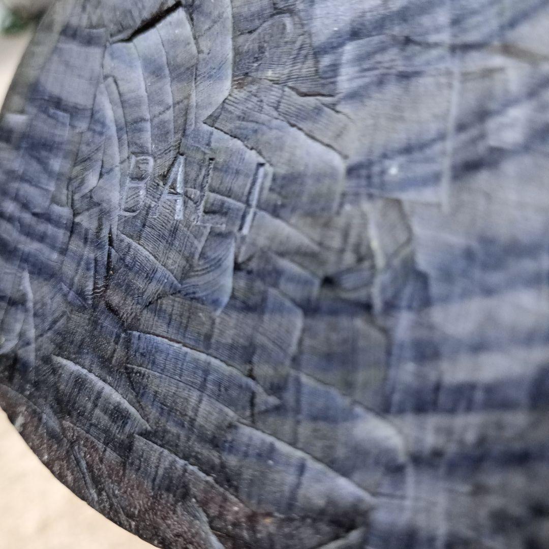 「木製彫刻 果物籠を持つ女」1点です。(BALI 工芸品)