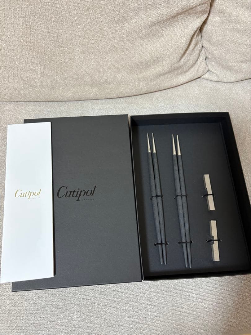 新品 Cutipol 箸&箸置き　ブラック シルバー