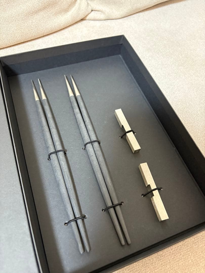新品 Cutipol 箸&箸置き　ブラック シルバー