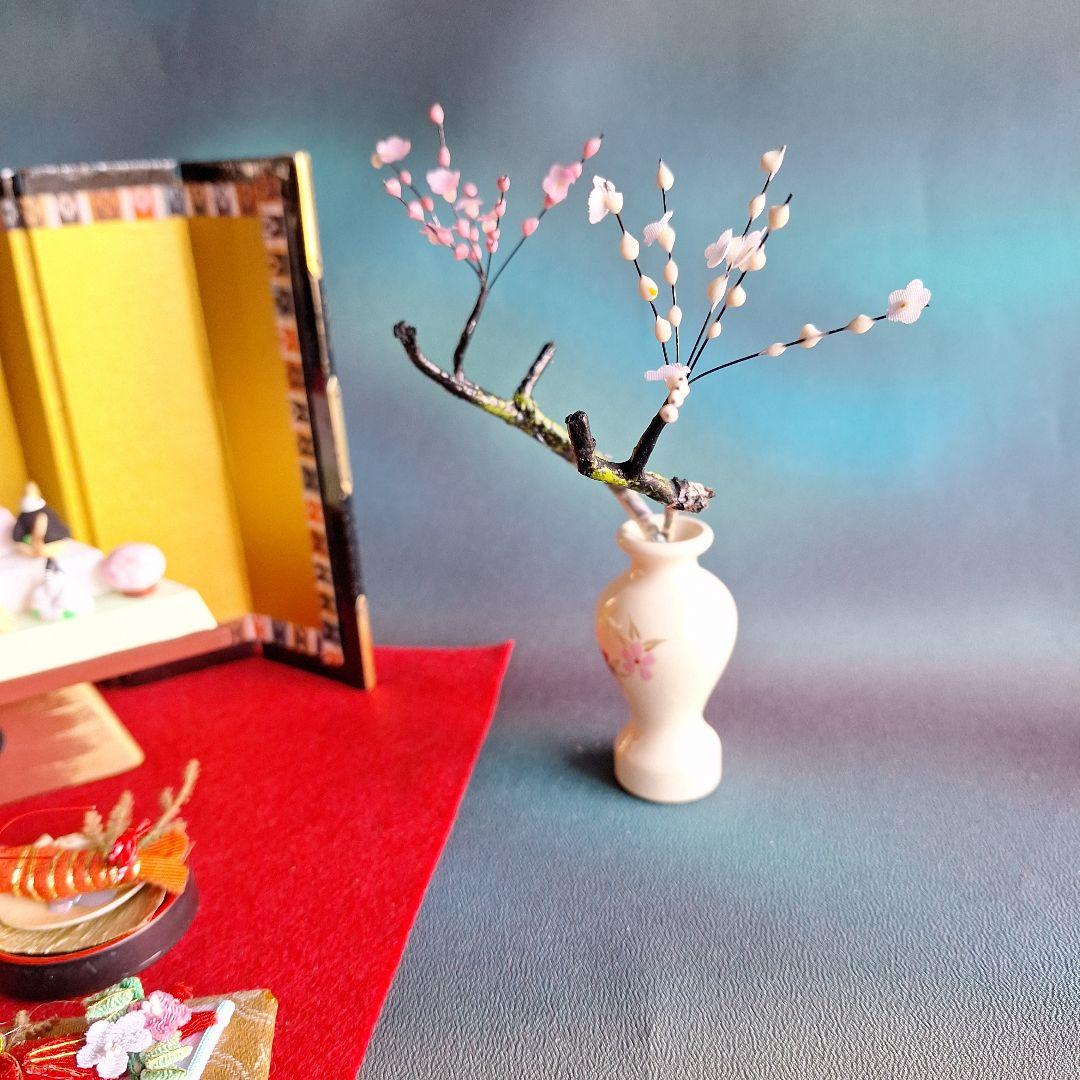 ミニチュアお雛様、紅白梅、扇、丸貝桶ウオール桜、ミニチュア蛤、屏風、縮緬細工