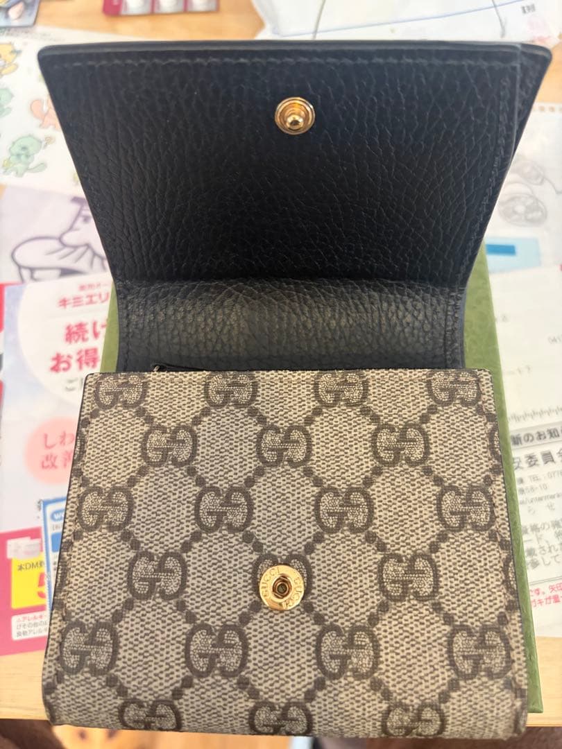 GUCCI二つ折財布