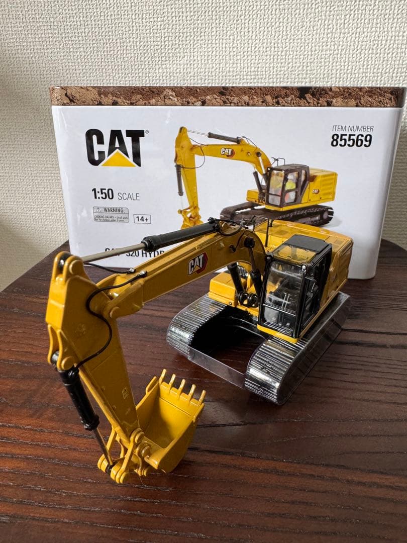 CAT 320 Hydraulic Excavator 1:50スケール