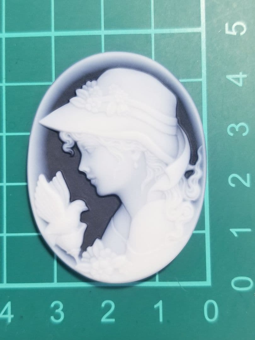 KM-98【フリードリッヒ・ウィルヘルム・クライン作】天然青瑪瑙カメオルース