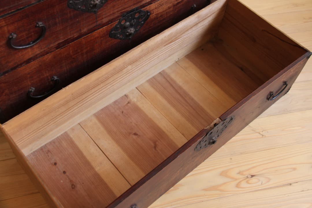 和箪笥　タンス　チェスト　4段　古道具　古家具　ビンテージ　アンティーク　レトロ