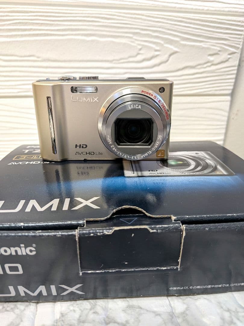 【Panasonic】LUMIX DMC-TZ 10デジカメ　ゴールド