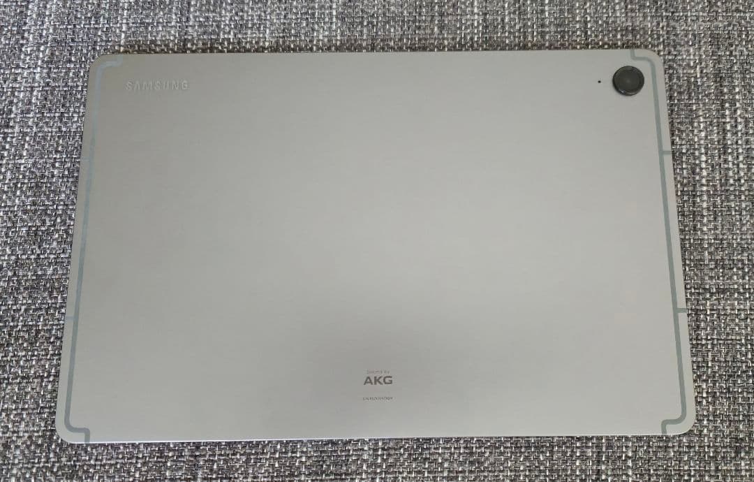 【美品】Galaxy Tab S9 FE（ガラスフィルム貼り付け済、ケース付き）